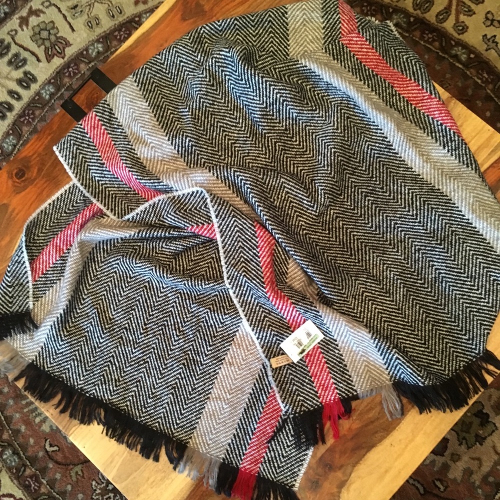 NWT - Cozy Red, Cream and Black Scarf 🧣
